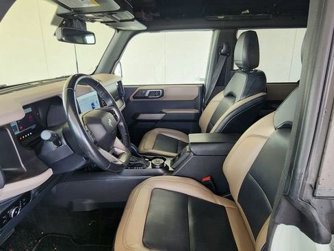 Used 2023 Ford Bronco Wildtrak image 11