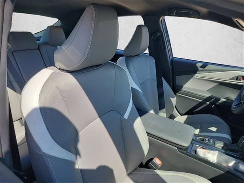 Used 2025 Toyota Camry SE w/ Convenience Package image 15