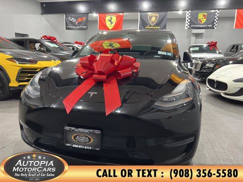 Used 2023 Tesla Model Y AWD image 1