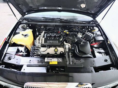 Used 1994 Buick Regal Custom FWD image 3