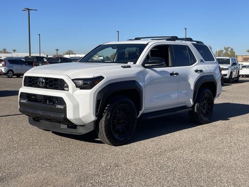Used 2025 Toyota 4Runner TRD Off-Road image 2
