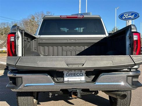 Used 2024 GMC Sierra 2500 SLT image 4