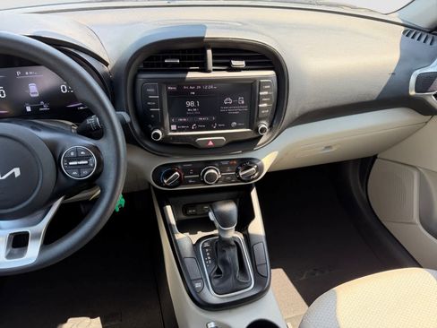 Certified 2023 Kia Soul LX w/ LX Technology Package FWD image 14