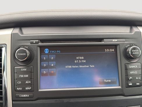 Used 2017 Nissan Titan SV AWD/4WD image 9