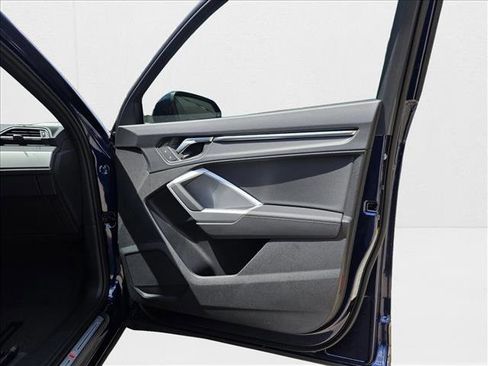 New 2025 Audi Q3 2.0T Premium w/ Convenience Package image 9