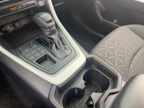 Used 2021 Toyota RAV4 XLE image 24