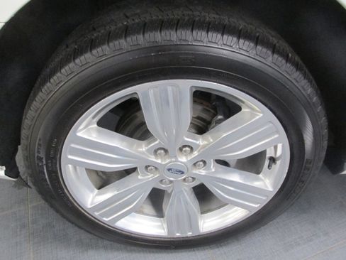 Used 2023 Ford Expedition Platinum image 14