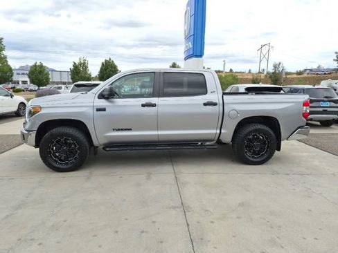 Used 2018 Toyota Tundra SR5 w/ SR5 Upgrade Package AWD/4WD image 1