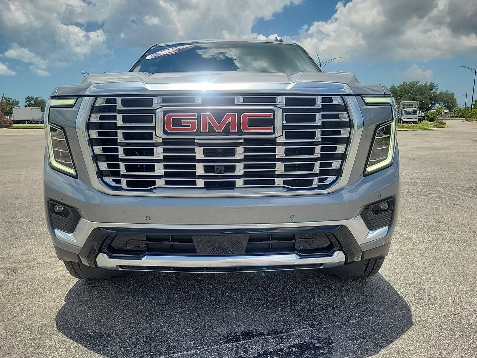 New 2026 GMC Yukon Denali w/ Denali Reserve Package AWD/4WD image 3