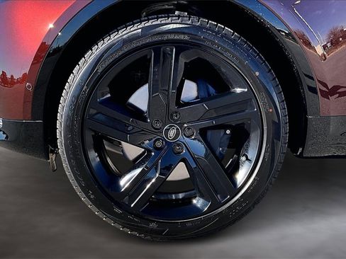 New 2026 Land Rover Discovery Limited Edition image 12