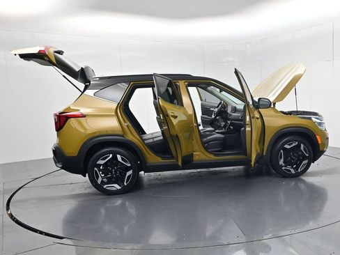 Certified 2024 Kia Seltos SX AWD/4WD image 58