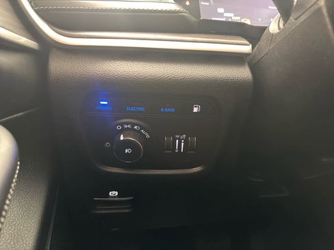 Used 2022 Jeep Grand Cherokee Limited 4xe image 24