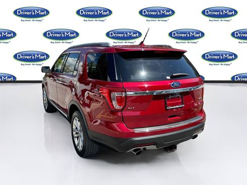Used 2018 Ford Explorer XLT w/ Equipment Group 202A AWD/4WD image 5