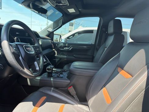 Used 2024 GMC Sierra 1500 AT4 w/ Technology Package AWD/4WD image 8