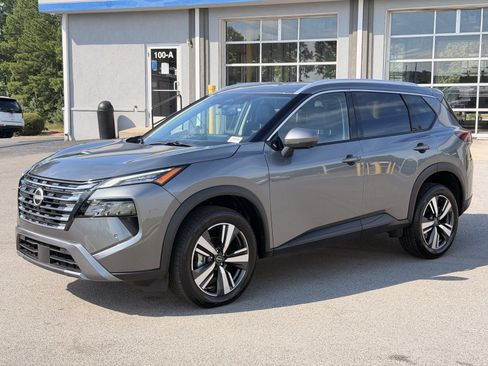 Used 2026 Nissan Rogue SL FWD image 7