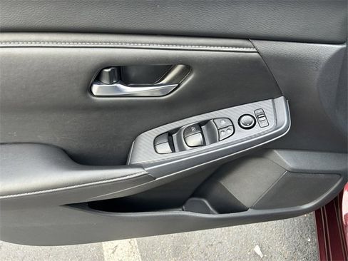 Used 2024 Nissan Sentra SV image 10