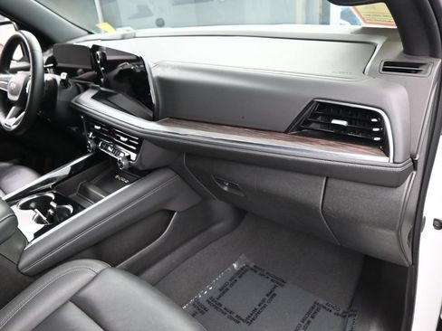 Used 2025 Chevrolet Suburban LT RWD image 52