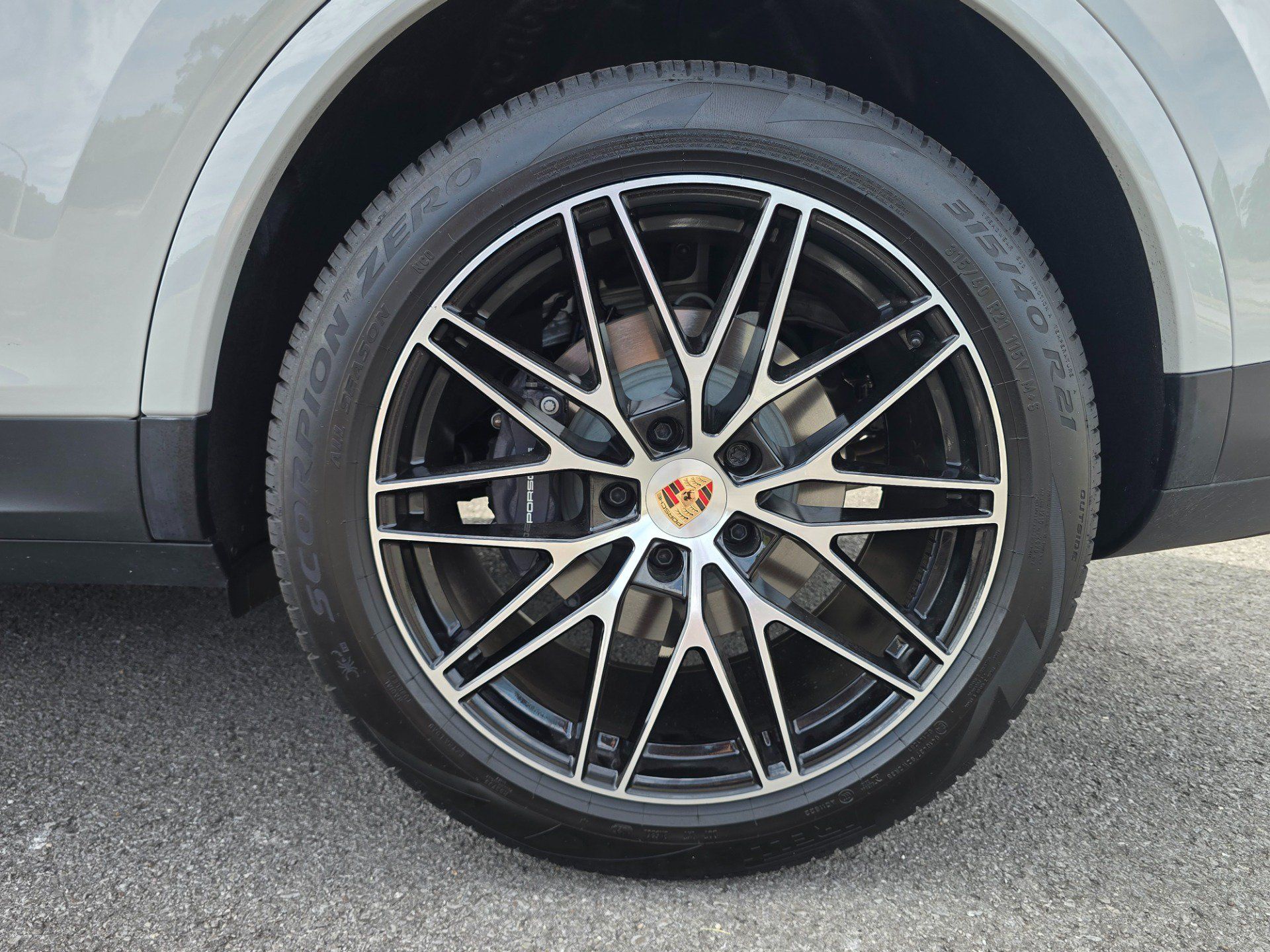 Used 2025 Porsche Cayenne Coupe AWD/4WD image 56