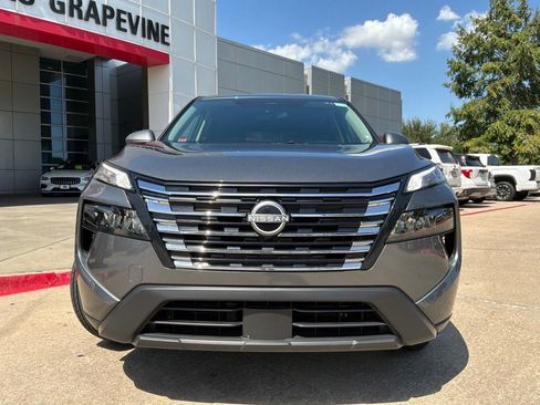 Used 2025 Nissan Rogue SV FWD image 3