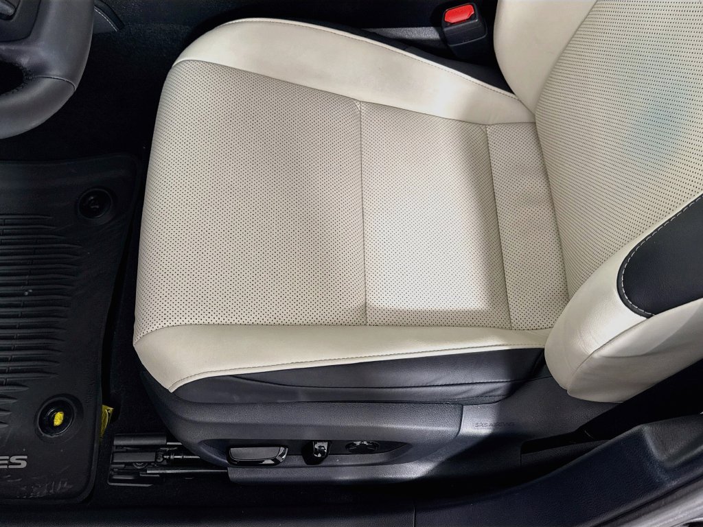 Used 2023 Lexus ES 350 w/ Premium Package FWD image 19