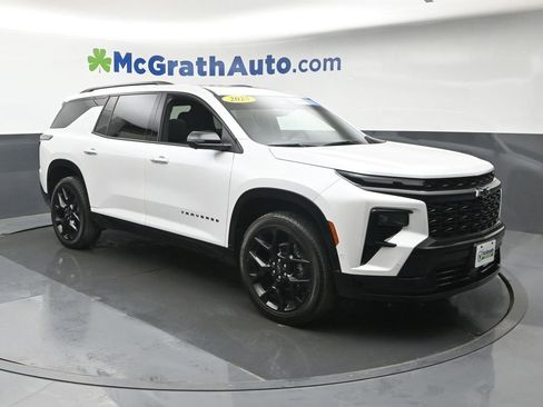 Used 2025 Chevrolet Traverse RS AWD/4WD image 2