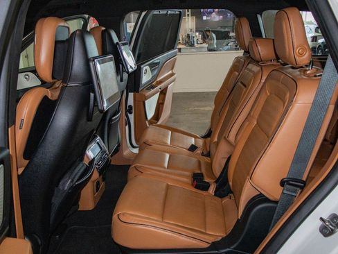 Used 2021 Lincoln Aviator Black Label AWD/4WD image 16
