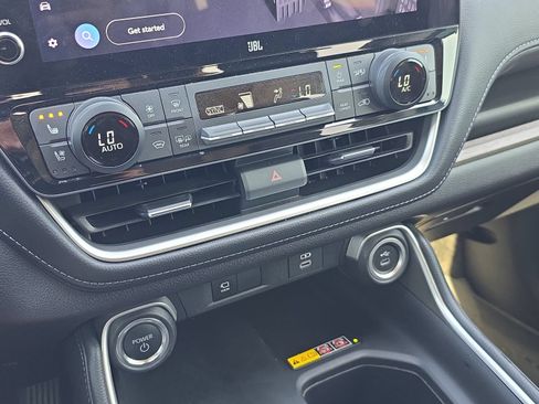 Used 2025 Toyota Grand Highlander AWD Hybrid image 21