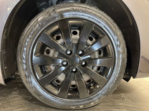 Used 2015 Nissan Sentra SV w/ Navigation Package image 14