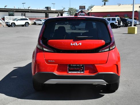 Used 2024 Kia Soul LX w/ Option Group 015 FWD image 7