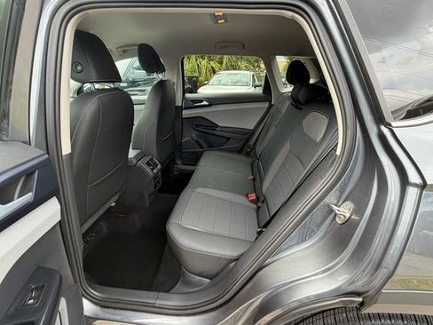 Certified 2024 Volkswagen Taos SE FWD image 14