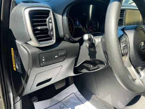 Used 2020 Kia Sportage LX AWD/4WD image 12