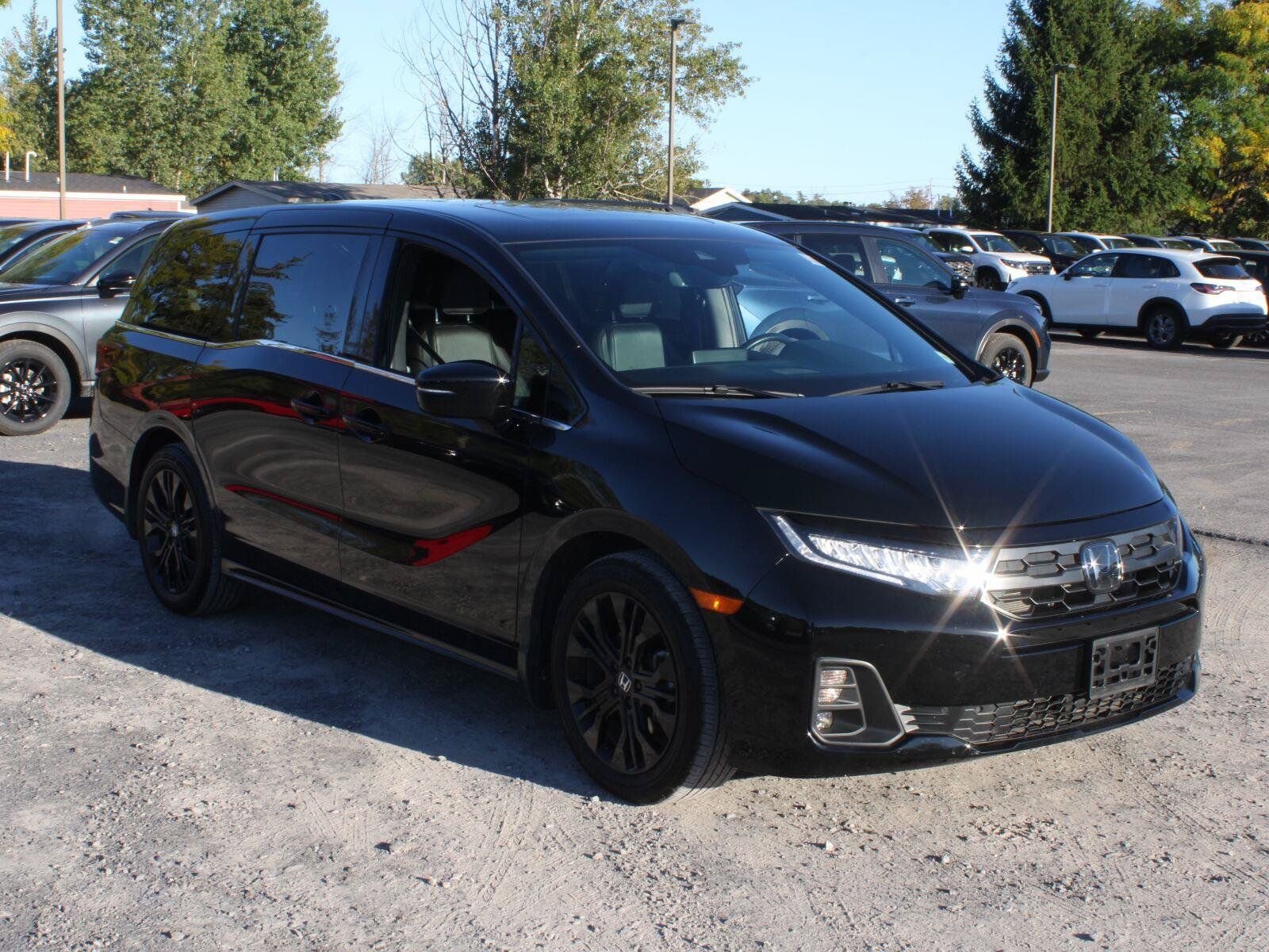 Used 2025 Honda Odyssey Sport-L image 3