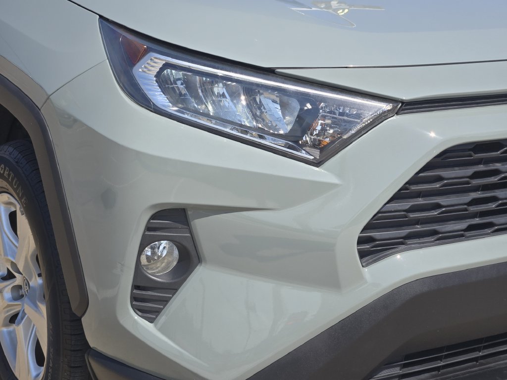 Used 2020 Toyota RAV4 XLE FWD image 9
