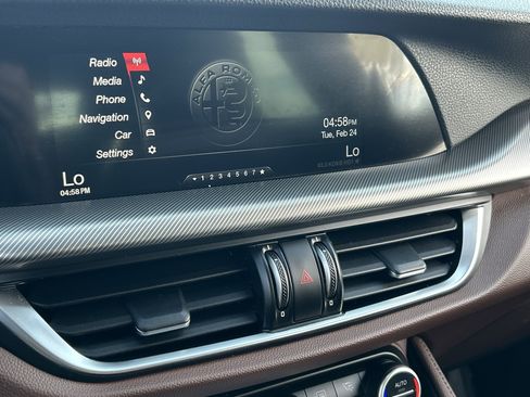 Used 2018 Alfa Romeo Stelvio Ti Sport image 27