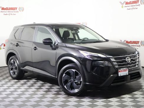 Used 2024 Nissan Rogue SV AWD/4WD image 2