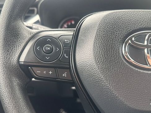 Used 2025 Toyota RAV4 XLE image 19