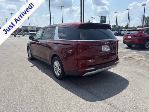 Used 2023 Kia Carnival LX FWD image 5