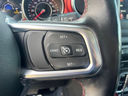 Used 2018 Jeep Wrangler Unlimited Rubicon w/ LED Lighting Group AWD/4WD image 14