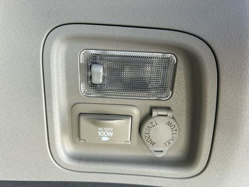 Used 2014 Toyota Sienna XLE w/ Entertainment Package image 15