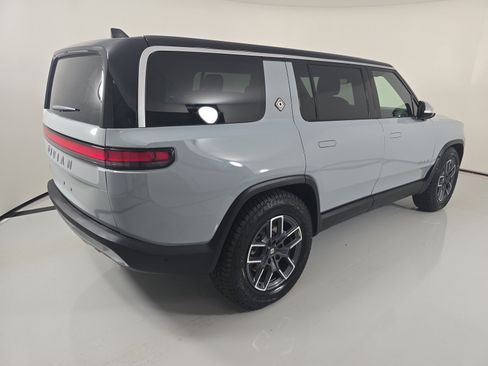 Used 2023 Rivian R1S Adventure AWD/4WD image 5