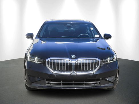 Certified 2025 BMW 530i image 2