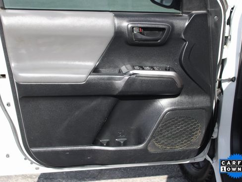 Used 2020 Toyota Tacoma TRD Off-Road image 12