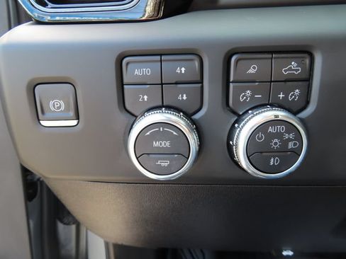 Certified 2026 GMC Sierra 2500 AT4X w/ AT4X AEV Edition AWD/4WD image 43