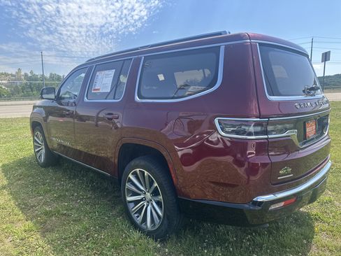 Used 2023 Jeep Grand Wagoneer Series II w/ Premium Group II AWD/4WD image 9