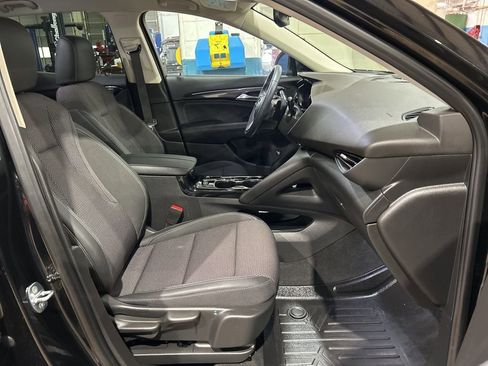 Used 2023 Buick Envision Preferred image 37