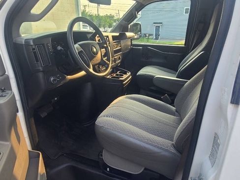 Used 2019 Chevrolet Express 3500 LT w/ LT Preferred Equipment Group RWD image 11