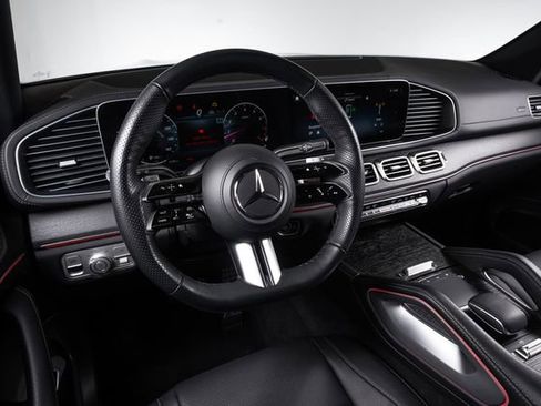Used 2025 Mercedes-Benz GLS 450 4MATIC image 29