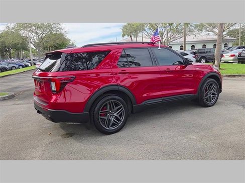 Used 2025 Ford Explorer ST-Line w/ Premium Package image 42