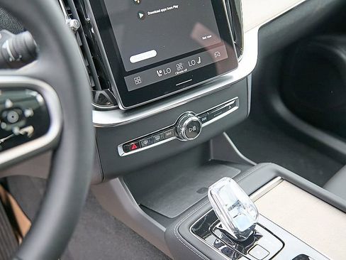 New 2026 Volvo XC90 B6 Plus w/ Protection Package image 15