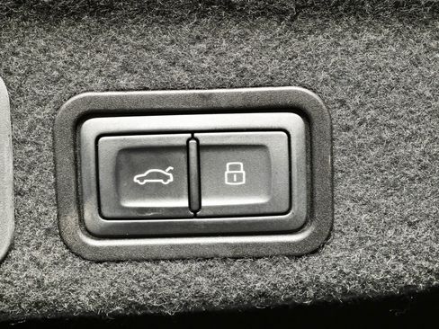 Used 2015 Audi A8 L 4.0T w/ Premium Package AWD/4WD image 33